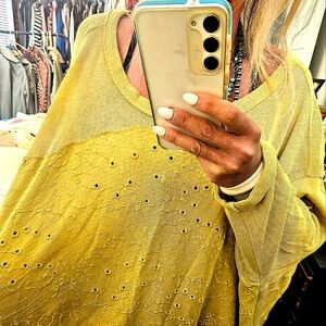 Free People womens long-sleeved top fits s,m,l,xl